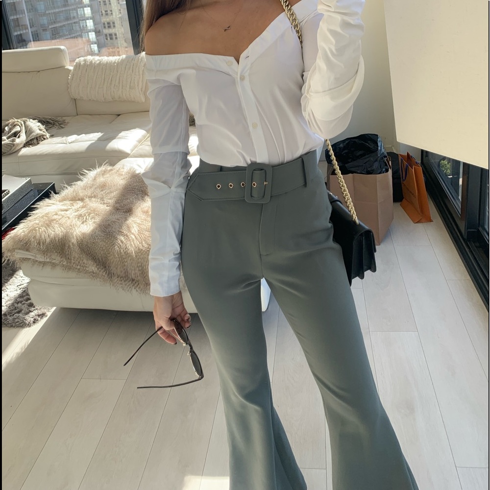 High waisted belted pants in Khaki